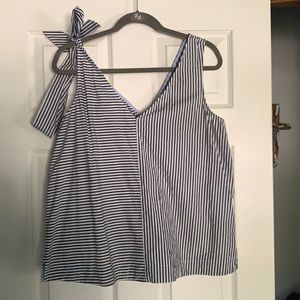 Vineyard vines tank top